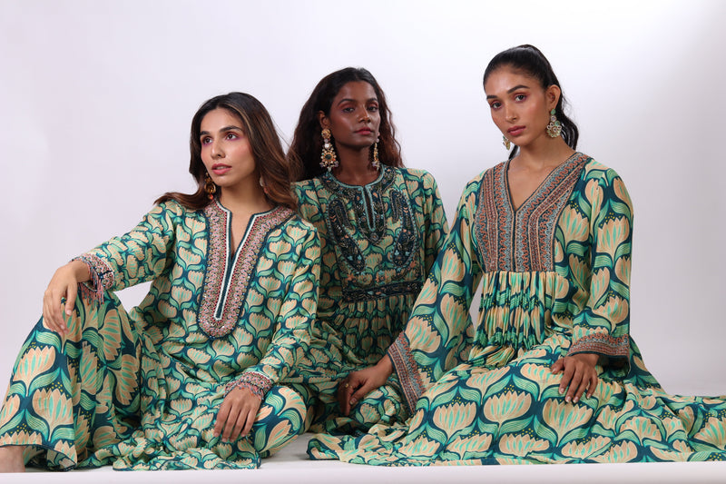 The Tulipāṁsa Collection